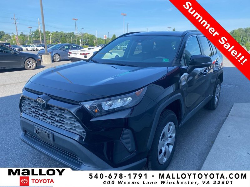 Used 2021 Toyota RAV4 LE image 1