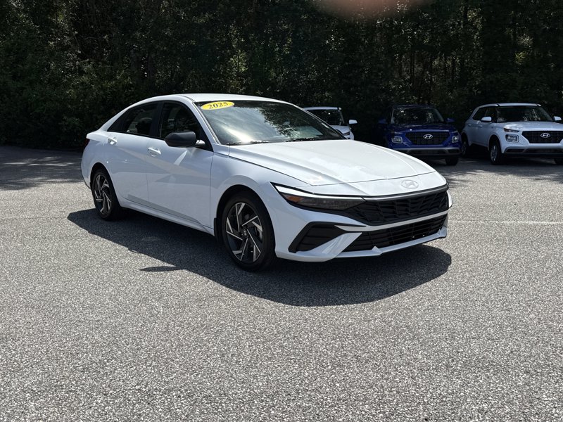 Certified 2025 Hyundai Elantra Sport image 1
