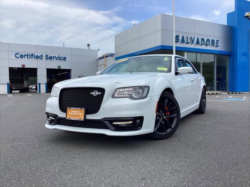 Certified 2023 Chrysler 300 C image 1