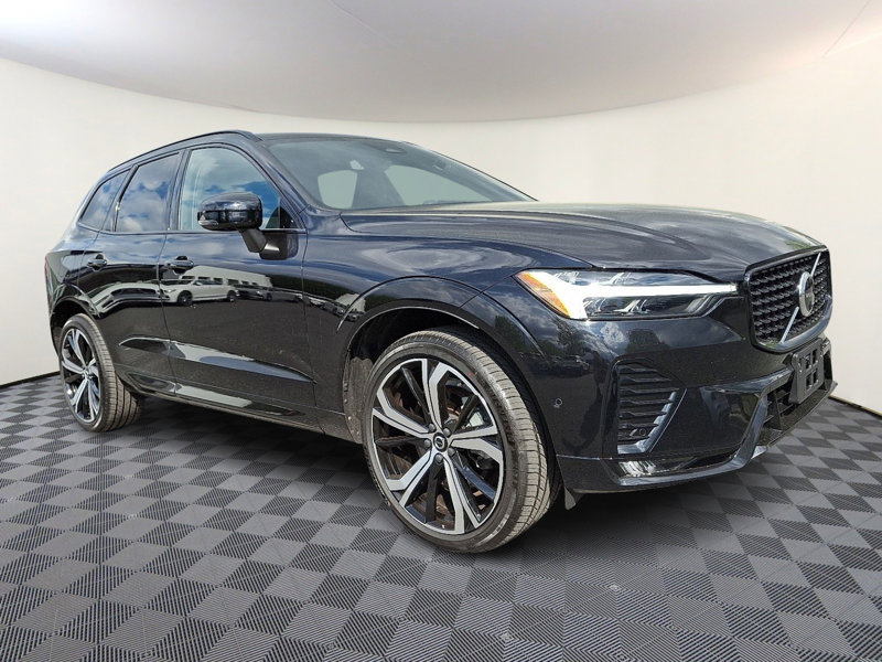 Certified 2022 Volvo XC60 B6 R-Design w/ Advanced Package image 1