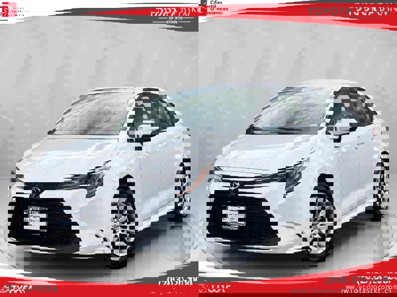 Certified 2022 Toyota Corolla LE image 1