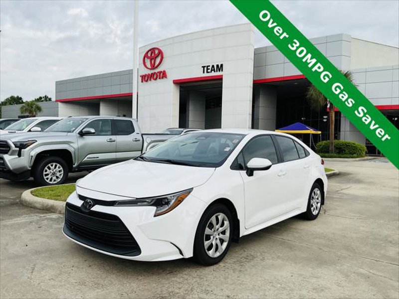 Certified 2024 Toyota Corolla LE image 1