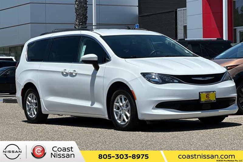 Used 2021 Chrysler Voyager Lxi image 1