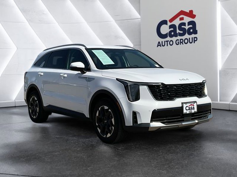 Certified 2025 Kia Sorento S image 1