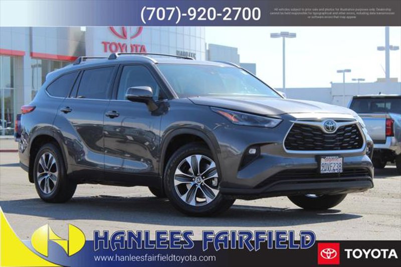 Certified 2022 Toyota Highlander XLE image 1