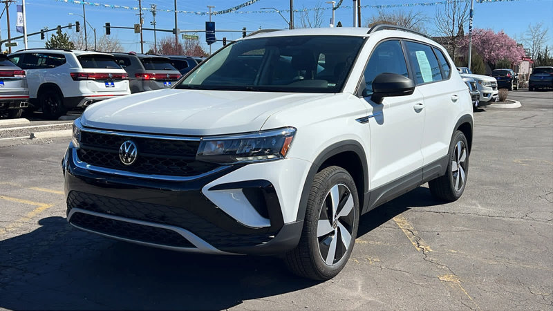 Certified 2024 Volkswagen Taos S image 1