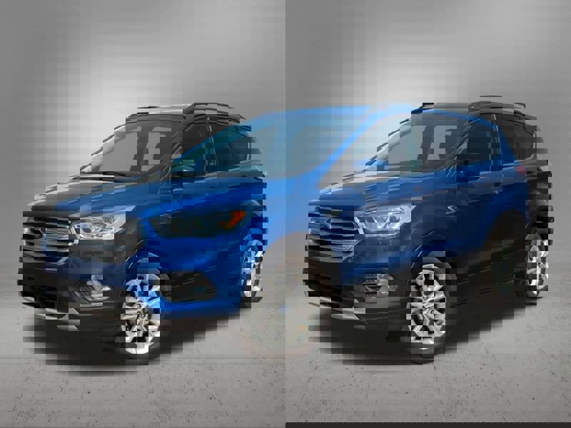 Used 2017 Ford Escape SE w/ Equipment Group 201A image 1