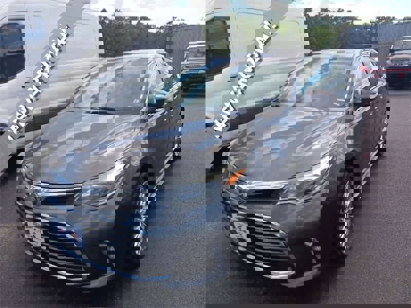 Used 2017 Toyota Avalon Limited image 1