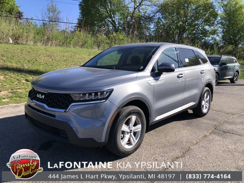 Certified 2023 Kia Sorento LX image 1