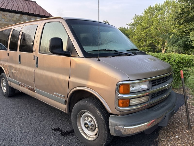 Used 2001 Chevrolet Express 2500 Passenger w/ LS Preferred Equipment Group image 1