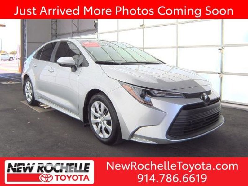 Used 2025 Toyota Corolla LE image 1