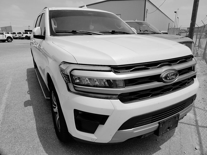 Certified 2023 Ford Expedition Max XLT image 1
