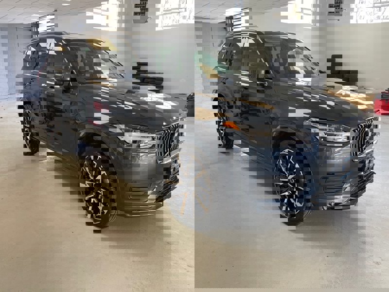 Certified 2022 Volvo XC90 T6 Momentum w/ Advanced Package image 1