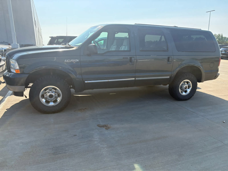 Used 2003 Ford Excursion Limited image 1