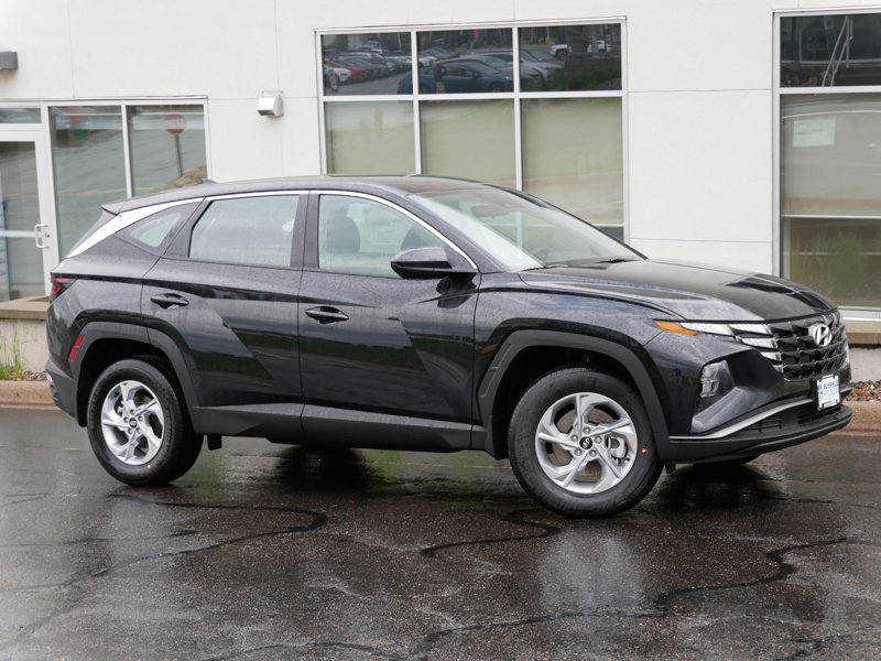 Certified 2024 Hyundai Tucson SE image 1