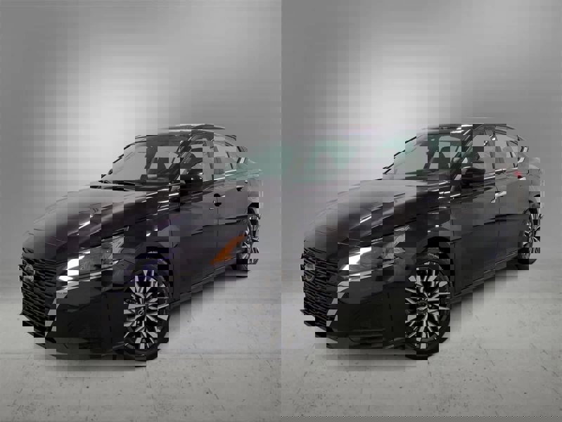 Used 2023 Nissan Altima 2.5 SV image 1