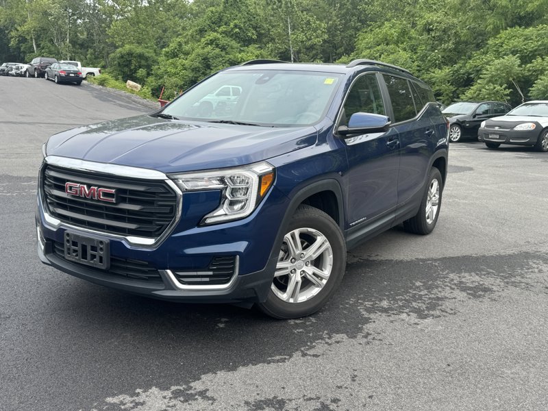 Used 2022 GMC Terrain SLE w/ Driver Convenience Package image 1