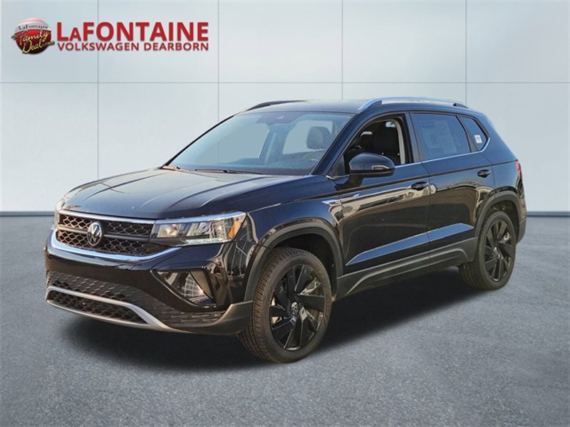 Certified 2024 Volkswagen Taos SE image 1
