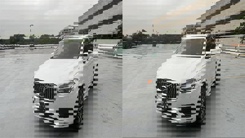 Certified 2022 Volvo XC90 T5 Momentum w/ Climate Package image 1