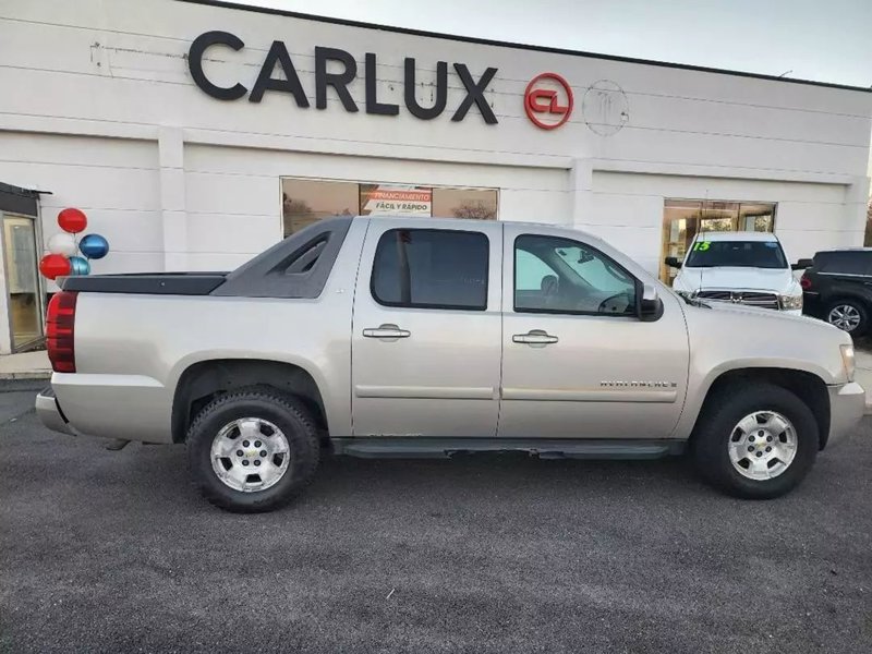 Used 2007 Chevrolet Avalanche LT w/ LT Preferred Equipment Group image 1