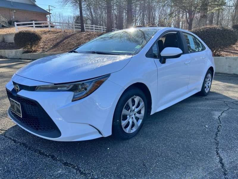 Used 2020 Toyota Corolla LE image 1