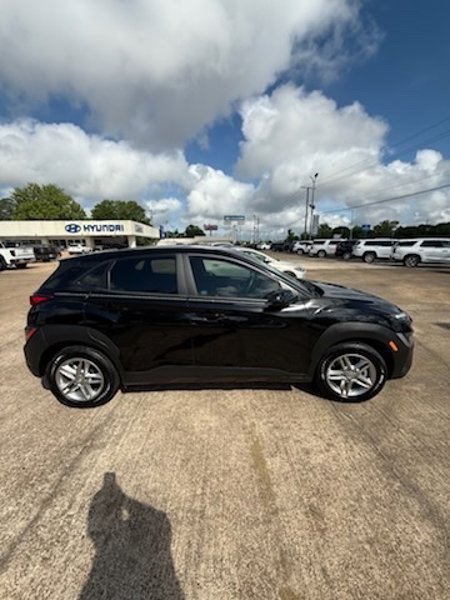 Used 2022 Hyundai Kona SE image 1