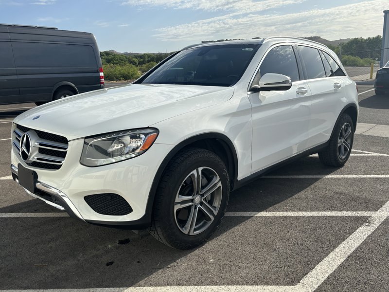Used 2017 Mercedes-Benz GLC 300 image 1