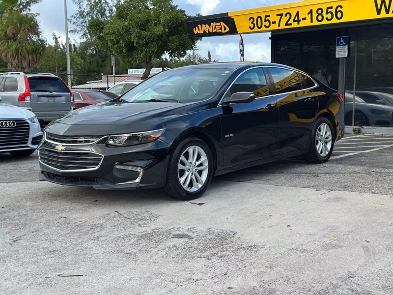 Used 2017 Chevrolet Malibu LT image 1