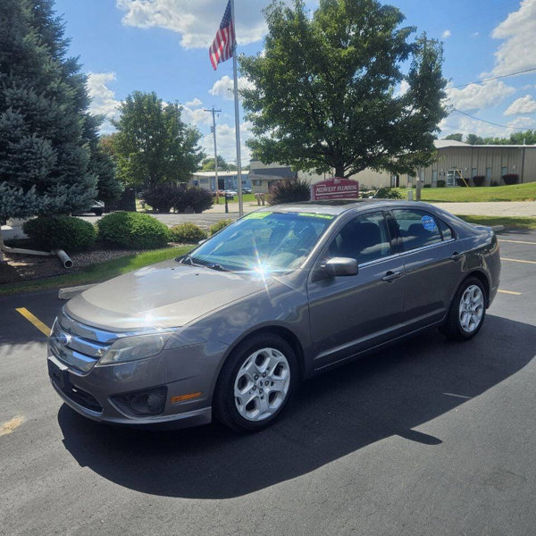 Used 2010 Ford Fusion SE image 1