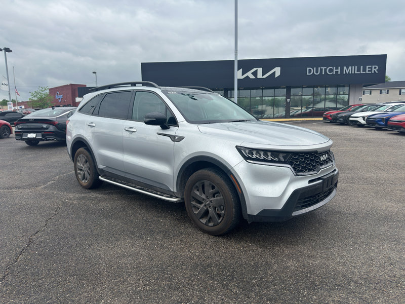 Certified 2022 Kia Sorento S w/ Panoramic Sunroof Package image 1