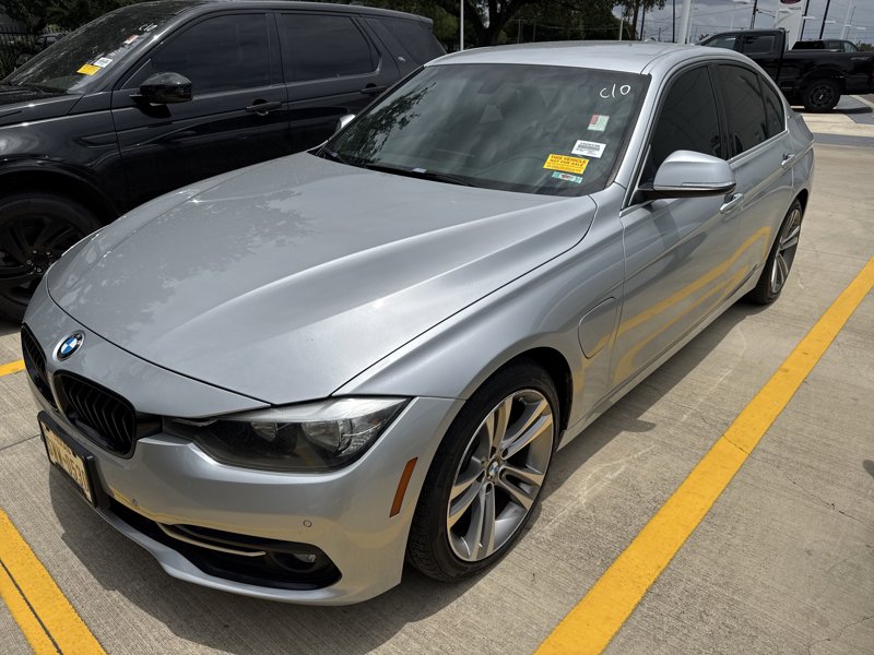 Used 2017 BMW 330e image 1