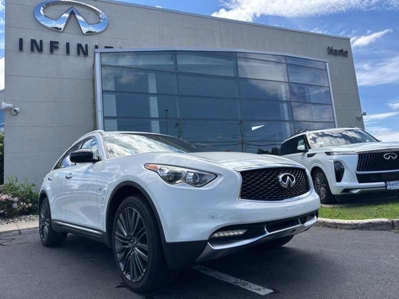 Certified 2017 INFINITI QX70 AWD w/ Limited Package image 1