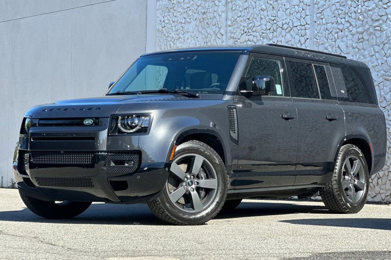 Certified 2024 Land Rover Defender 130 V8 image 1