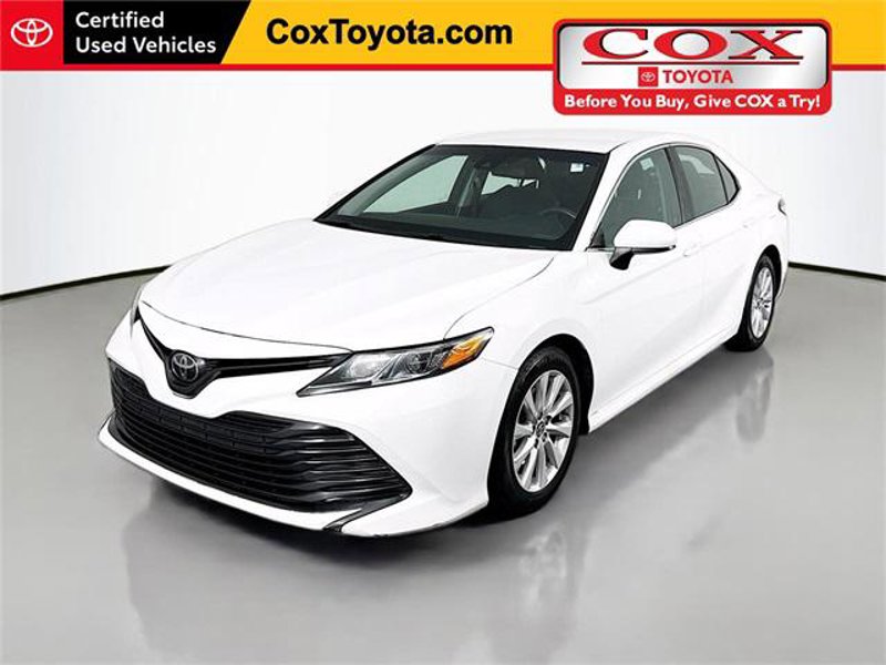 Certified 2018 Toyota Camry LE image 1
