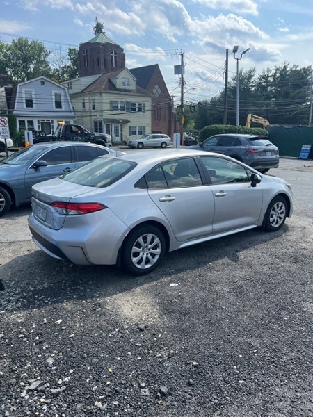 Used 2022 Toyota Corolla LE image 1