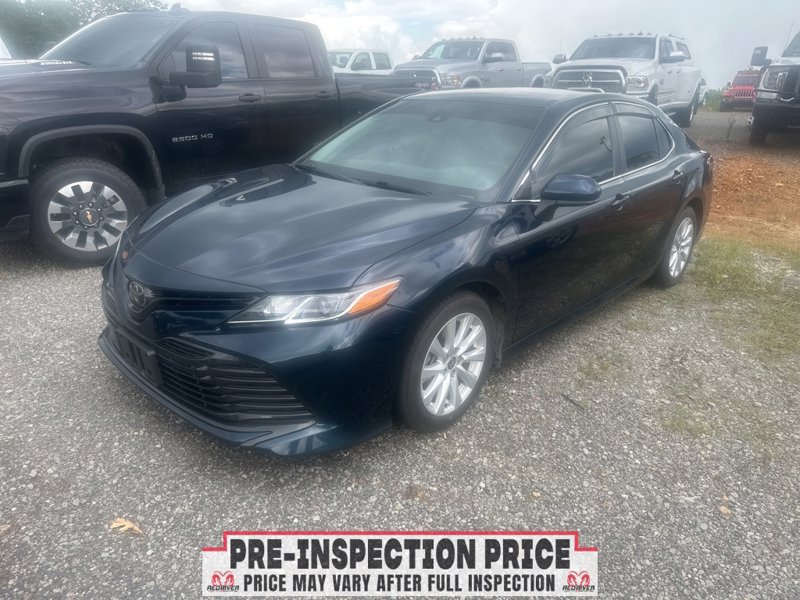 Used 2020 Toyota Camry LE image 1