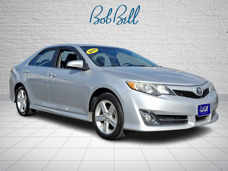 Used 2014 Toyota Camry SE image 1