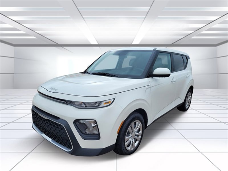 Used 2022 Kia Soul LX image 1