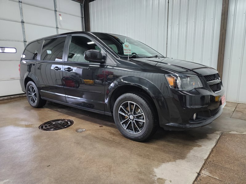 Used 2017 Dodge Grand Caravan SXT w/ Driver Convenience Group image 1