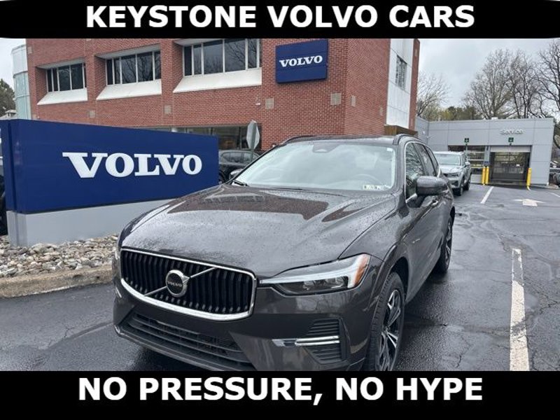 Certified 2022 Volvo XC60 B5 Momentum w/ Climate Package image 1