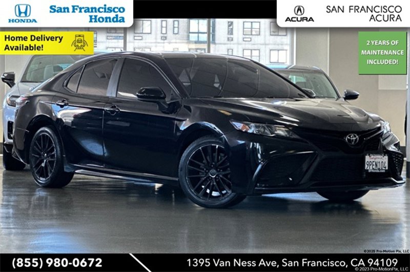 Used 2021 Toyota Camry SE image 1