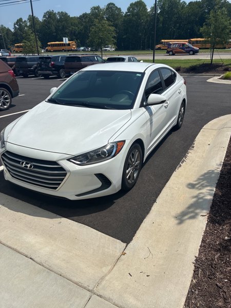 Used 2018 Hyundai Elantra SEL image 1