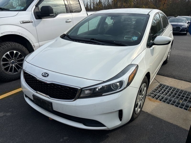 Used 2017 Kia Forte LX image 1