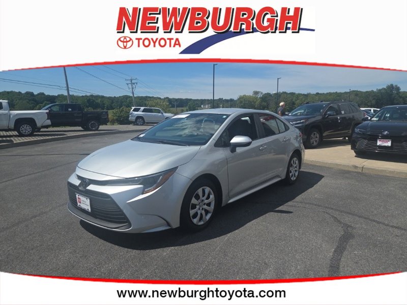 Certified 2024 Toyota Corolla LE image 1