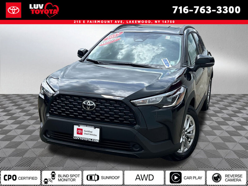 Certified 2025 Toyota Corolla Cross LE w/ Moonroof Package image 1