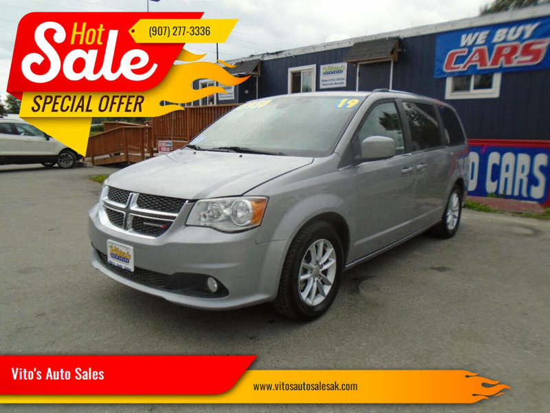 Used 2019 Dodge Grand Caravan SXT image 1