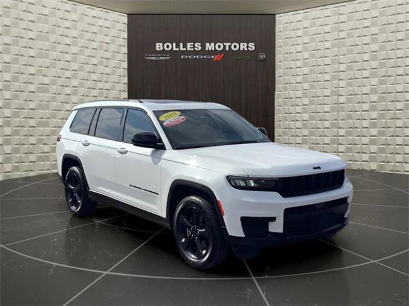 Certified 2021 Jeep Grand Cherokee L Laredo image 1