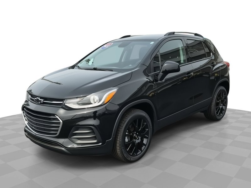 Certified 2022 Chevrolet Trax LT w/ Midnight Edition image 1