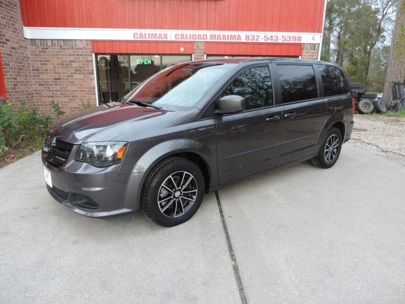 Used 2017 Dodge Grand Caravan SE image 1