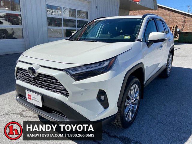 Certified 2022 Toyota RAV4 Limited image 1
